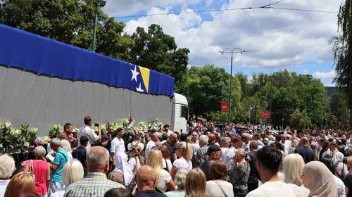 Saraybosna’da yürek burkan konvoy: 10 kurban ebediyete uğurlanıyor
