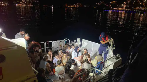 Ege'nin mavi sularında kaçakçılık operasyonu: 40 kişi yakalandı