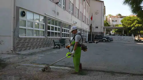 Kuşadası'nda Okul Bahçeleri İçin Kapsamlı Bakım Seferberliği