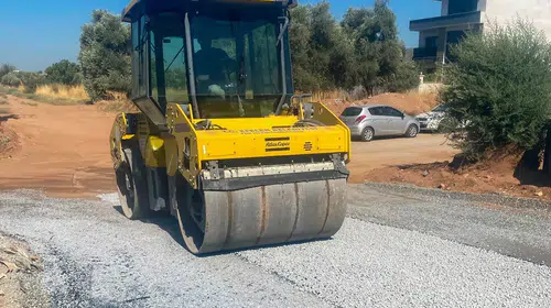 Efeler'de ulaşım seferberliği: Yollar baştan aşağı yenileniyor