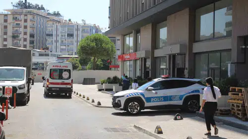 Efeler’de korkutan kaza: Elektrikçi arkadaşını görmeye gitmişti, merdivenlerden düştü