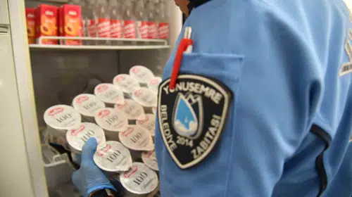 Yunusemre'de okul önlerinde hijyen alarmı: Zabıtadan sıkı takip
