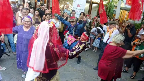 Menteşe’nin tarihi sokaklarında lezzet şöleni: 5. Düğün Yemekleri Festivali kapılarını açtı