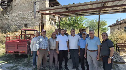 Uşaklı çiftçiye sahada birebir destek: Uzmanlar köyleri karış karış geziyor