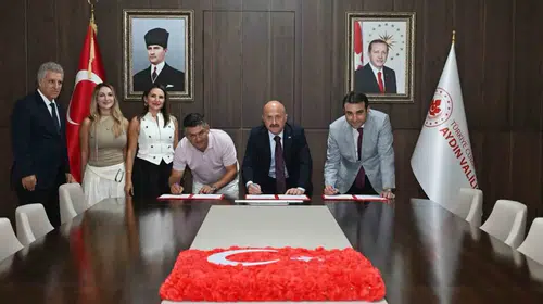 Kuşadası'nda minik öğrencilerin yüzünü güldürecek dev yatırım