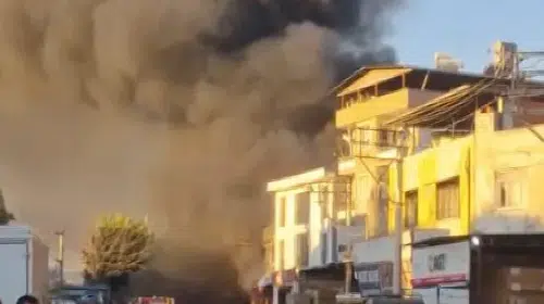 Buca’da Boya Deposunda Sabah Yangını: Peş Peşe Gelen Patlamalar Mahalleyi Ayağa Kaldırdı