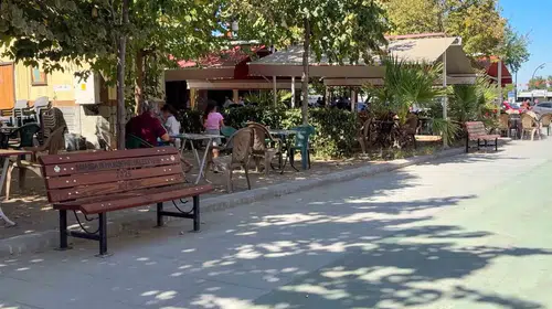 Aile çay bahçesinde mide bulandıran görüntü: Müşteriler fark etti, polis baskın yaptı