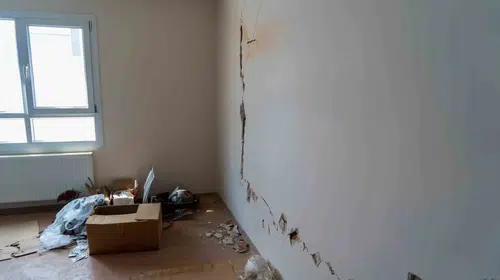 Turgutlu’da "ölüm binası" alarmı: Temel hatası sokağı tehdit ediyor