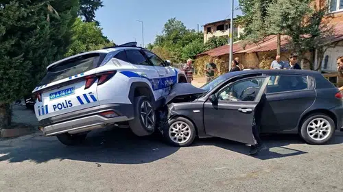 Nazilli'de ortalık savaş alanına döndü: Görev başındaki polis aracıyla otomobil çarpıştı