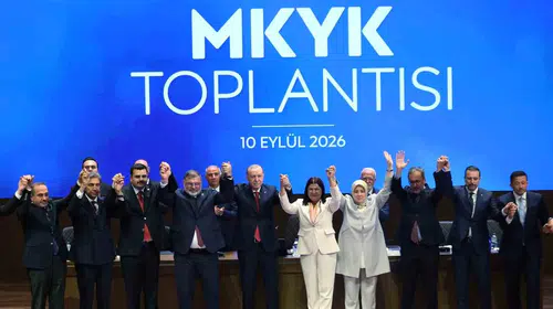 Saniye Bora Fıçı Ankara’da kararını verdi: Rozetini Cumhurbaşkanı Erdoğan taktı
