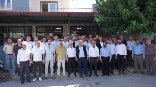 Geçmişe sünger çektiler: Bitlisli iki aile Turgutlu'da barış için el sıkıştı