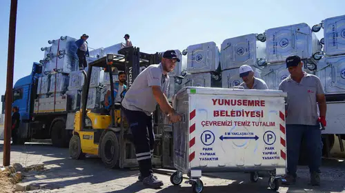 Yunusemre’de temizlik seferberliği: Binlerce konteyner yenileniyor