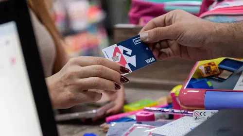 İzmir'de eğitim seferberliği: Binlerce öğrenciye nakdi destek müjdesi