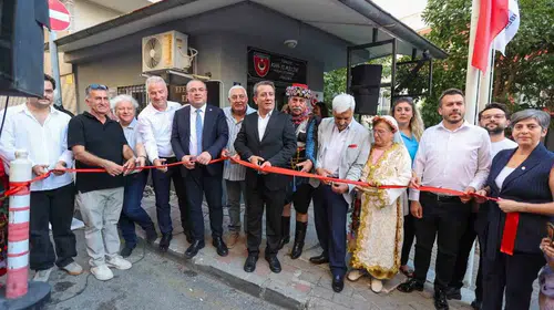 Efeler’de tarihi buluşma: 35 yıllık özlem sona erdi