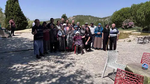 Başkan Kepenek'ten huzurevi sakinlerine moral ziyareti: Büyüklerimizin yüzündeki gülümseme bizim için paha biçilemez
