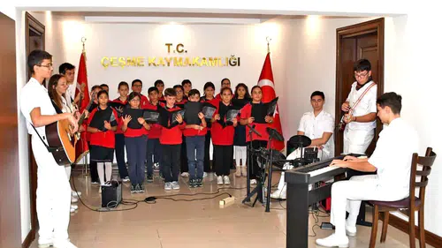 Çeşme’de sanat rüzgarı: Mavi Canlar beşinci yılına görkemli bir başlangıç yaptı
