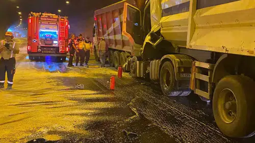 Selatin Tüneli'nde korkutan kaza: Tırlar birbirine girdi
