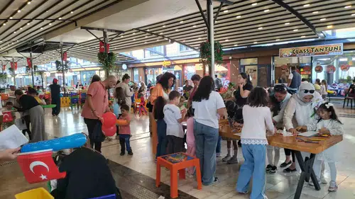 Köyceğiz’de bayram şenliği: Minikler Cumhuriyet coşkusunu doyasıya yaşadı