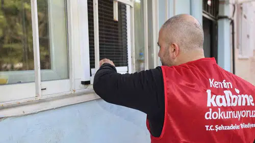 Şehzadeler’de dayanışma sofrası: 500 haneye sıcak yemek desteği