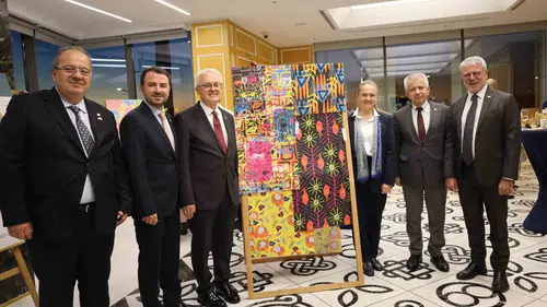 İrlanda ve Türkiye’nin tarihi mirası İzmir’de moda ile yeniden hayat buldu