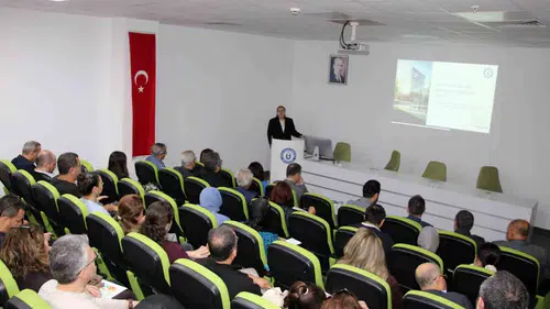 ADÜ'de dijital güvenlik seferberliği: Kişisel veriler uzmanlarla masaya yatırıldı
