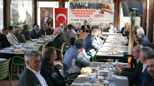 Tavas'ta muhtarlar günü buluşması: Hizmet yolunda omuz omuza