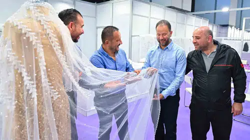 İzmir moda rüzgarına hazırlanıyor: 13 ülkeden dev katılım