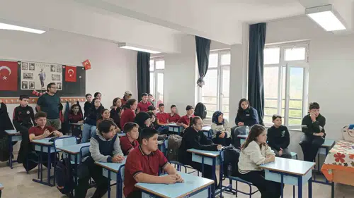 Okullarda veremle mücadele eğitimi: Beyağaç’ta sağlık seferberliği
