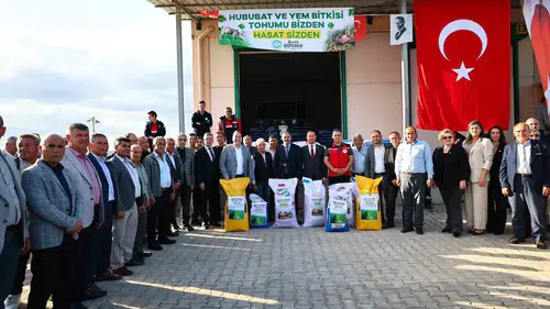 Manisa'da çiftçinin yüzü güldü: Hem tarlaya bereket hem ormana koruma