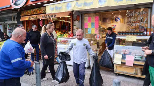Buca'da gıda operasyonu: Raflardaki gizli tehlike imha edildi
