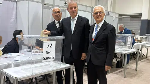 İZTO’da sandık başına giden iş dünyası yeni dönemini belirliyor