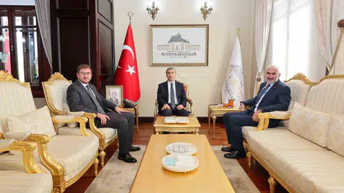 Afyonkarahisar'ın elektrikli araç vizyonu Vali Aktaş'a sunuldu