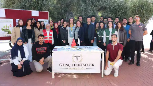 Geleceğin hekimlerinden örnek dayanışma: Sağlık için el ele verdiler