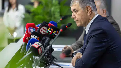 Cemil Tugay’dan İzmir esnafına çifte müjde: Su faturalarında indirim dönemi başlıyor