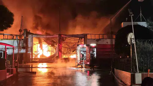 Manisa'da sanayi bölgesinden dumanlar yükseliyor: Dev tesiste tahliye kararı
