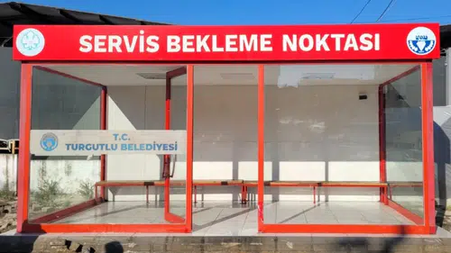 Turgutlu'da duraklara hijyen dokunuşu: Ortak alanları koruma çağrısı