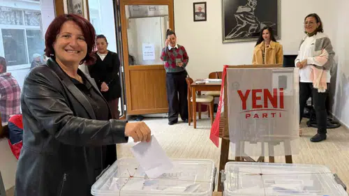Karaburun Belediye Başkanı İlkay Girgin Erdoğan'dan şaşırtan karar: Yollarını ayırdı
