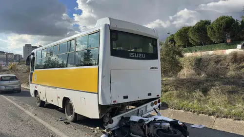 Uşak’ta yürek yakan kaza: Otobüsle çarpışan motosikletteki gençten acı haber geldi