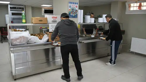 Kuşadası'nda sofraların yeni adresi: Adalı Kart ile yarı fiyatına lezzet dönemi