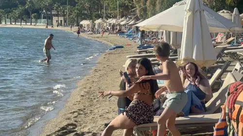 Bodrum'da takvimler ekimi gösterse de deniz keyfi hız kesmiyor