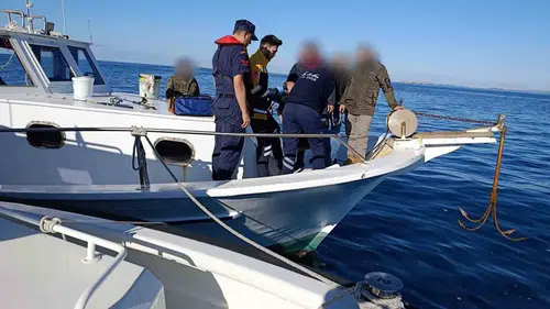 Milas açıklarında denizde sağlık alarmı: Sahil Güvenlik hastayı kıyıya yetiştirdi