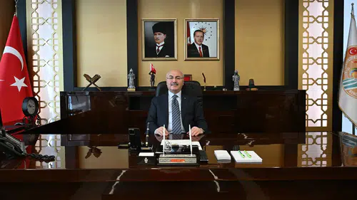 Vali Köşger'den 29 Ekim vurgusu: İstiklal ruhu Türkiye Yüzyılı'nda rehberimiz olacak