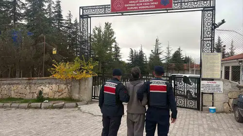 Afyonkarahisar jandarmasından kaçanlara geçit yok: 42 gözaltı