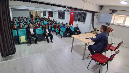 Bozdoğan'da geleceğin din görevlilerine camilerin sosyal gücü anlatıldı