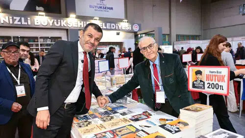 Denizli’de edebiyat rüzgarı: Türkiye’nin en büyük üçüncü kitap fuarı kapılarını açtı