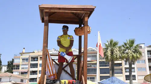 Kuşadası sahillerinde tatilciler için tam koruma dönemi