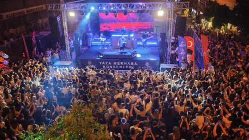 Nazilli meydanında Eypio coşkusu: Yaz akşamları sanatla renkleniyor