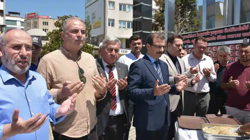 Salihli’de unutulmaz vefa: Şehitlerin aziz hatırası aşure kazanlarında yaşatıldı