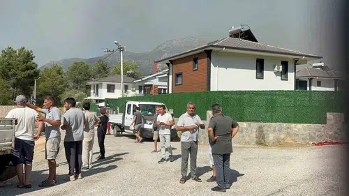 Fethiye'de orman yangını paniği: Alevler yeniden yükselince tahliye kararı çıktı
