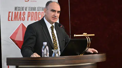 Manisa Valisi Vahdettin Özkan’a acı veda: Nafiye Özkan dualarla defnedildi